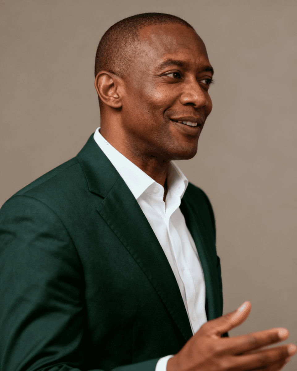 Trusted Vistar Homes advisor in front of a home